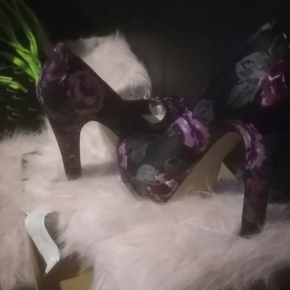 Madden Girl Heels - Picture 3 of 4